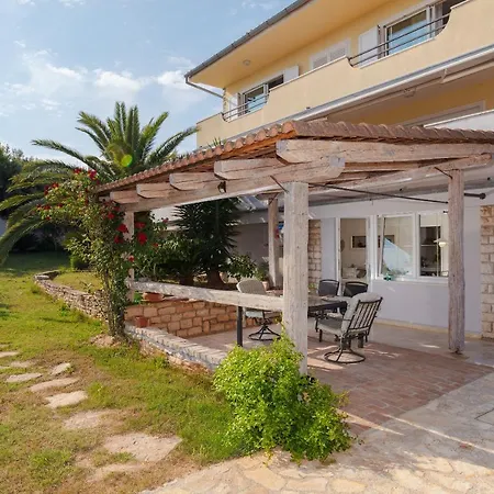 Casa Mia - Zara アパート *